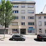 Bright & Stylish 2Br Apt In City Center